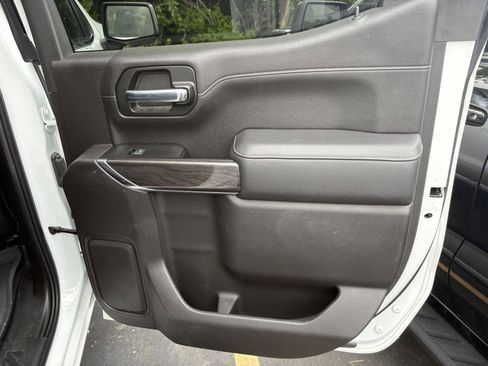 Used 2020 Chevrolet Silverado 1500 LTZ AWD/4WD image 15