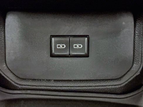 Certified 2025 Toyota Highlander XLE FWD image 37