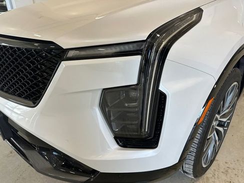 Certified 2024 Cadillac XT4 Sport image 11