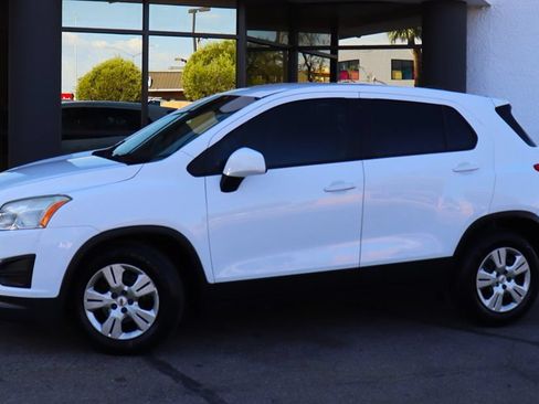 Used 2016 Chevrolet Trax LS w/ LPO, Cargo Package FWD image 4