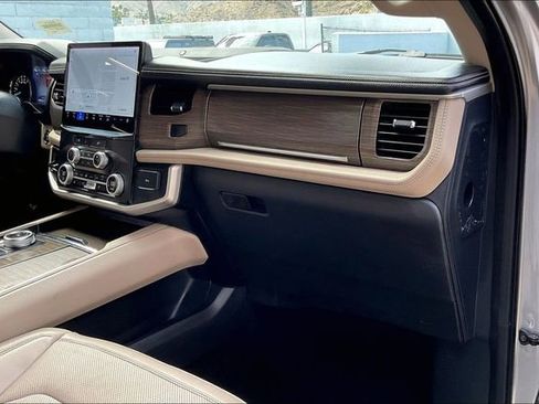 Used 2024 Ford Expedition Max Limited AWD/4WD image 16