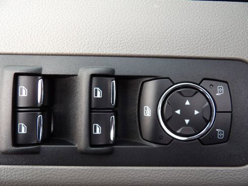 Used 2016 Ford F150 XLT image 10