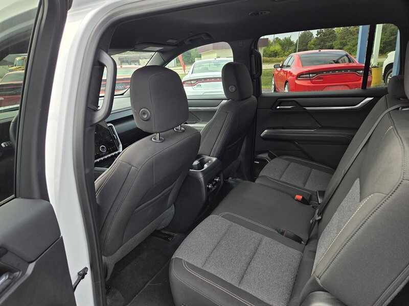 Used 2025 GMC Acadia Elevation FWD image 11