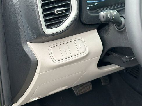 Used 2023 Hyundai Venue SEL image 10