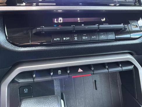 Used 2022 Toyota Tundra SR5 image 30