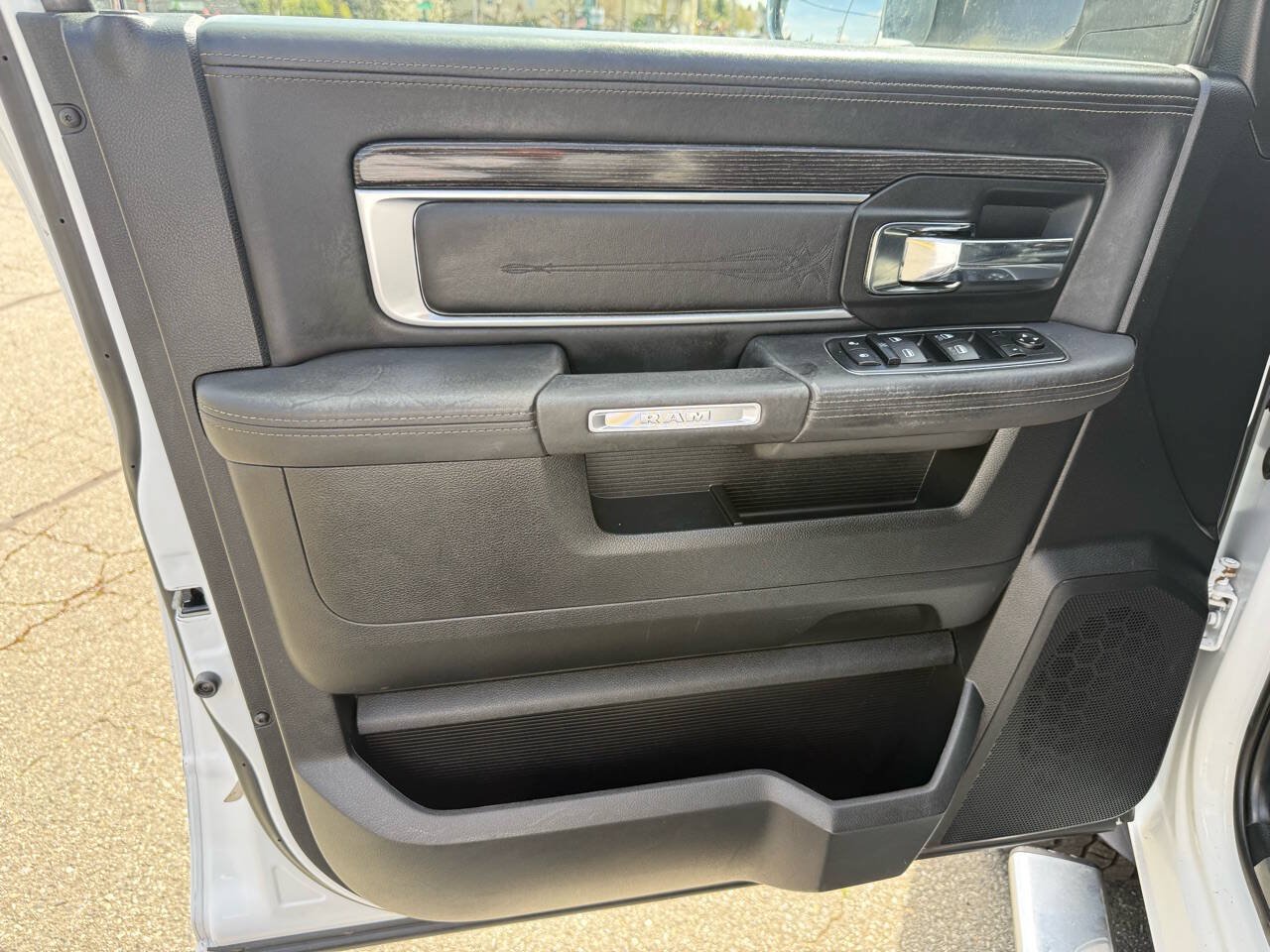 Used 2015 RAM 2500 Limited AWD/4WD image 46