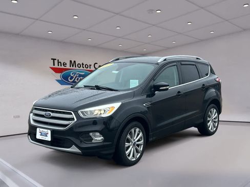 Used 2017 Ford Escape Titanium image 1