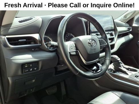 Used 2022 Toyota Highlander Limited image 13