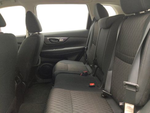 Used 2020 Nissan Rogue S AWD/4WD image 18