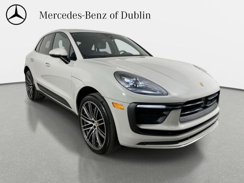 Used 2023 Porsche Macan AWD/4WD image 3