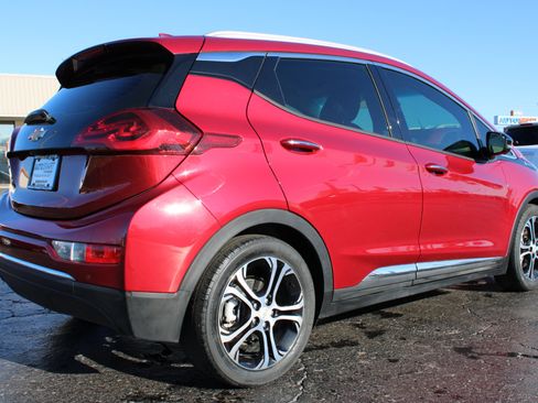 Used 2020 Chevrolet Bolt Premier w/ Infotainment Package image 4