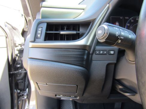 Used 2019 Lexus ES 300h image 20