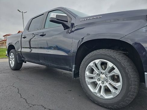 Used 2023 Chevrolet Silverado 1500 LT AWD/4WD image 6