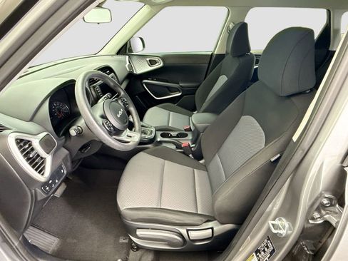 Used 2022 Kia Soul LX w/ Technology Package image 17