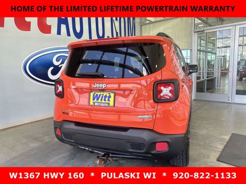 Used 2017 Jeep Renegade Latitude w/ Cold Weather Group AWD/4WD image 8