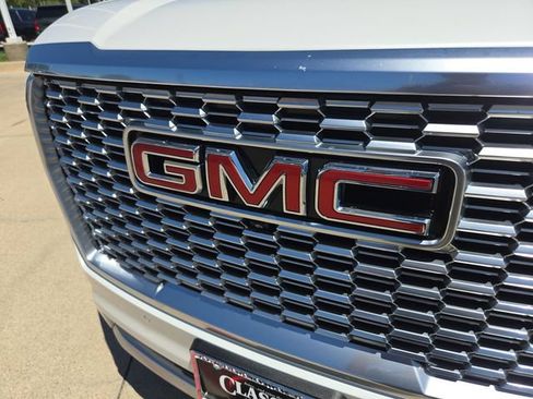 Used 2022 GMC Yukon XL Denali RWD image 29