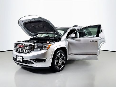 Used 2019 GMC Acadia Denali image 30