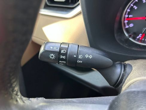 Used 2019 Toyota RAV4 XLE Premium FWD image 22