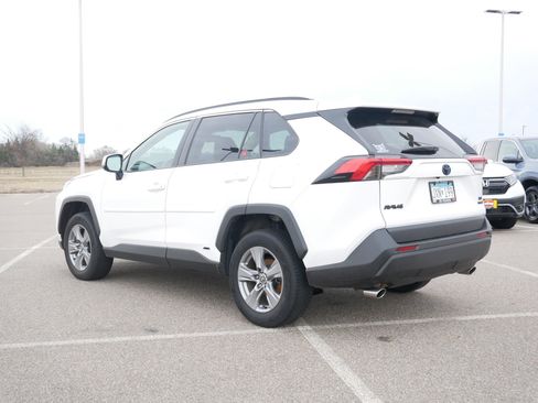 Used 2022 Toyota RAV4 XLE image 3