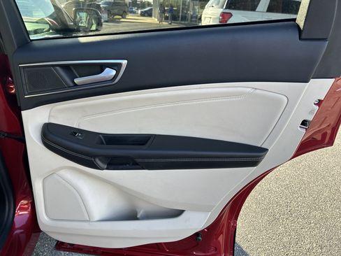 Used 2024 Ford Edge Titanium w/ Titanium Elite Package image 18