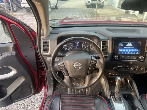 Used 2022 Nissan Frontier SV image 11