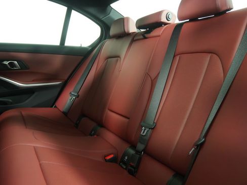 Used 2025 BMW 330i Sedan image 16