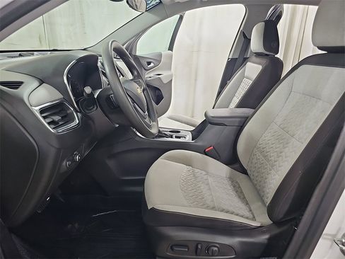 Certified 2024 Chevrolet Equinox LS w/ LS Convenience Package image 18