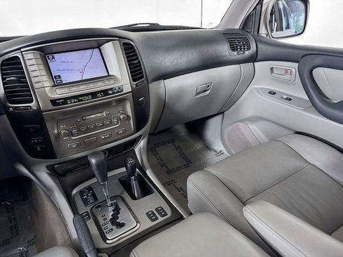 Used 2007 Toyota Land Cruiser image 24