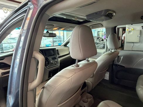 Used 2016 Toyota Sienna XLE w/ XLE Navigation Package AWD/4WD image 35