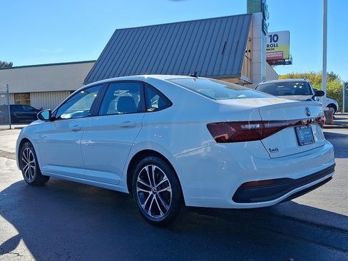 Certified 2025 Volkswagen Jetta Sport image 4