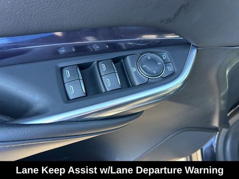 Used 2023 Cadillac XT4 Luxury w/ Cold Weather Package FWD image 34