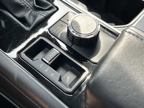 Used 2023 Toyota Tundra Platinum AWD/4WD image 33