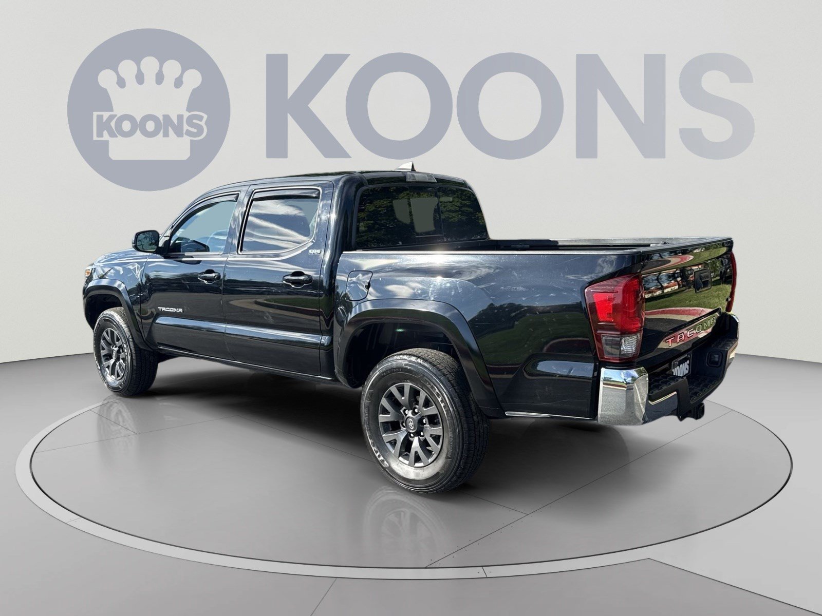 Used 2023 Toyota Tacoma SR5 RWD image 4