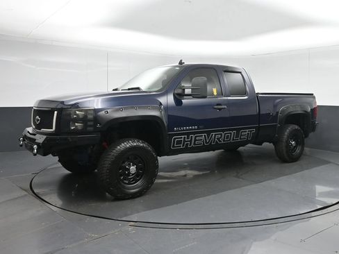 Used 2011 Chevrolet Silverado 1500 LS AWD/4WD image 3