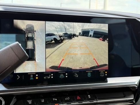 Used 2024 Chevrolet Silverado 3500 High Country image 32