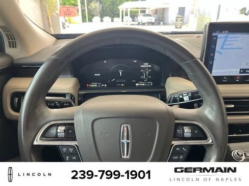 Used 2022 Lincoln Nautilus Reserve AWD/4WD image 17