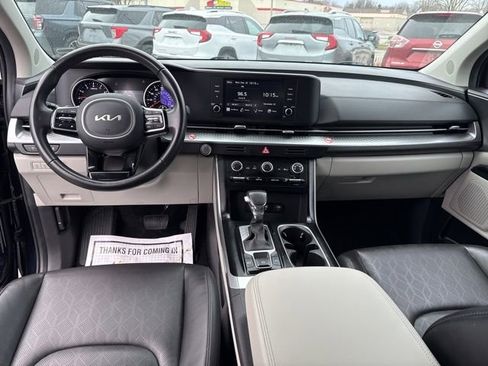 Used 2024 Kia Carnival LX image 32