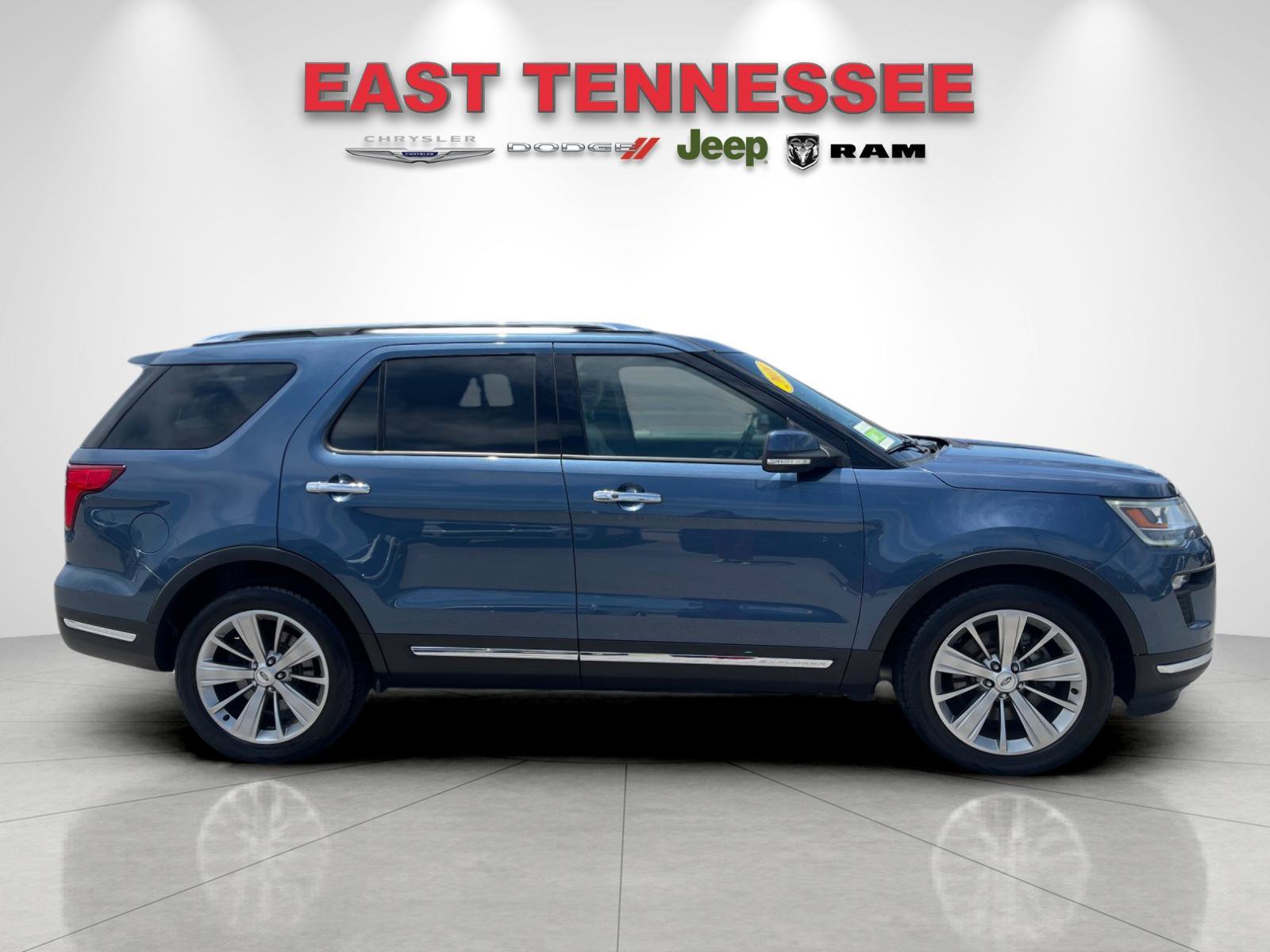 Used 2018 Ford Explorer Limited FWD image 2