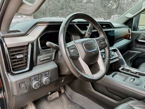 Used 2024 GMC Sierra 3500 Denali w/ Denali Reserve Package AWD/4WD image 8