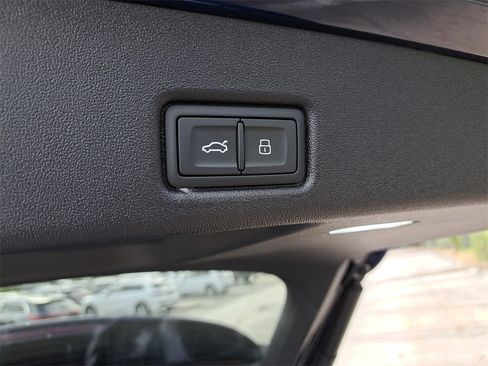 New 2025 Audi Q5 Premium Plus image 32