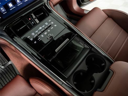New 2026 Porsche Panamera 4 AWD/4WD image 16