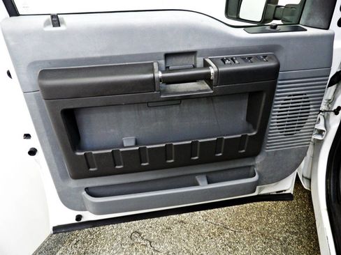 Used 2014 Ford F250 XL w/ Power Equipment Group RWD image 6