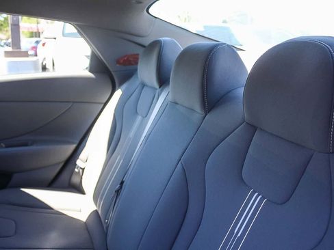 Used 2023 Hyundai Elantra SEL w/ Convenience Package image 23