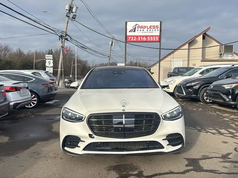 Used 2022 Mercedes-Benz S 500 4MATIC w/ AMG Line Package image 2