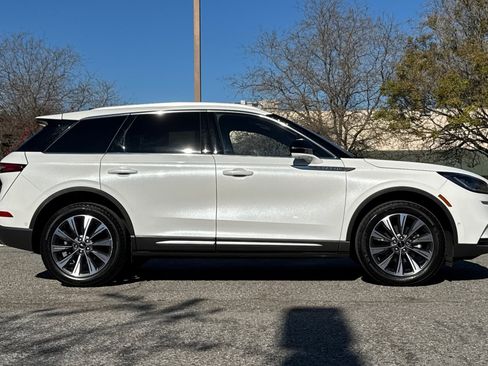 Certified 2022 Lincoln Corsair Reserve w/ Equipment Group 201A image 3