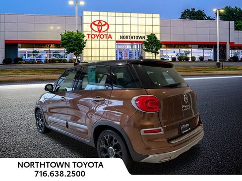 Used 2018 FIAT 500L Trekking w/ Urbana Appearance Package image 2