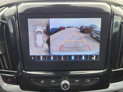 Used 2020 Chevrolet Traverse High Country image 16