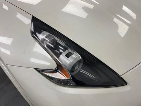 Used 2016 Nissan 370Z NISMO RWD image 11