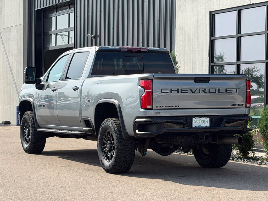 Used 2025 Chevrolet Silverado 2500 ZR2 w/ Technology Package AWD/4WD image 3