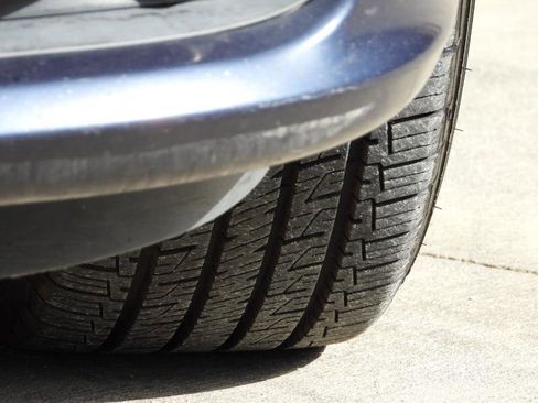 Used 2014 Chrysler Town & Country Touring-L image 22